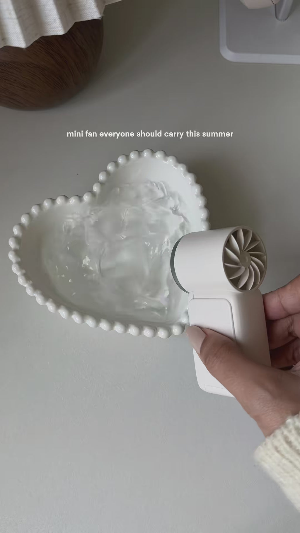 Handheld Mini Fan 5 Speed Adjust Type C Rechargeable Portable Fan Desktop Fan Outdoor Use